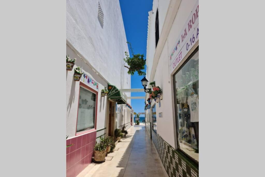 Calmahouse Carihuela Torremolinos Exterior photo